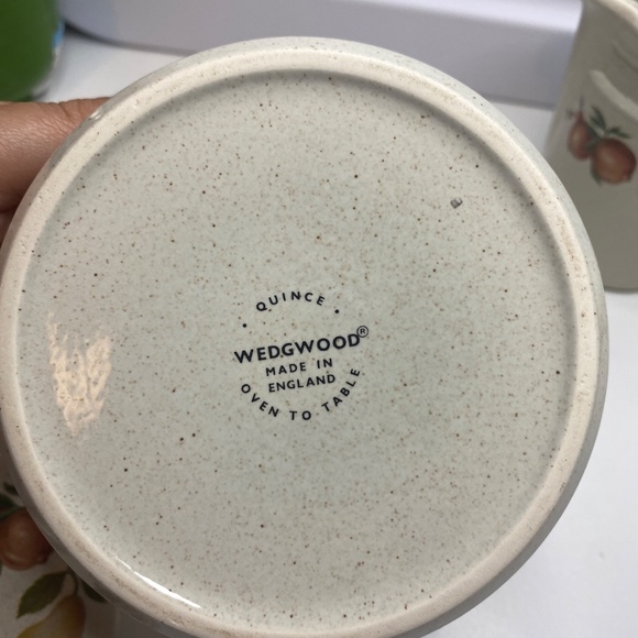 Wedgwood Quince England oven to table creamer and sugar with lid set - Picture 4 of 9